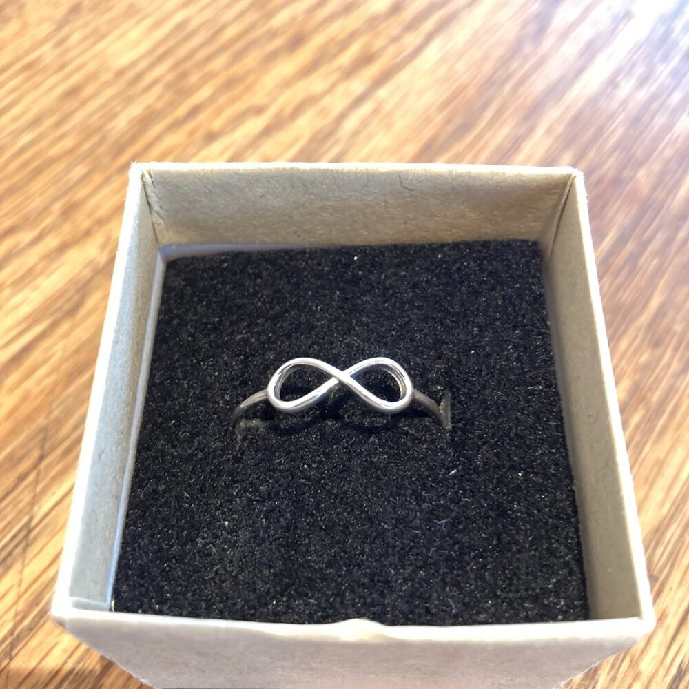 Silver infinity ring - Picture 2 of 3